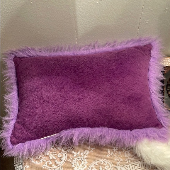 Bratz&Petz Jolie Purple Pillow with white tail - Picture 4 of 7